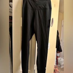 Nike Dri-Fit Women’s Leggings Size Small with tags